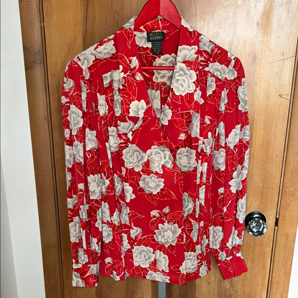 Vintage Chic Floral Silk Blouse Made in British Crown Colony- Hong Kong